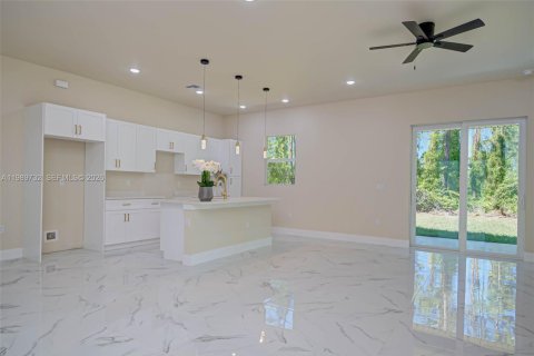 Casa en venta en Lehigh Acres, Florida, 3 dormitorios, 151.62 m2 № 2051716 - foto 2