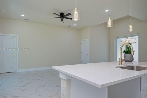Casa en venta en Lehigh Acres, Florida, 3 dormitorios, 151.62 m2 № 2051716 - foto 10
