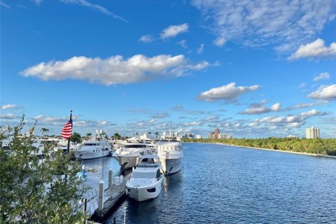 Copropriété à vendre à Fort Lauderdale, Floride: 2 chambres, 148.46 m2 № 1104575 - photo 1