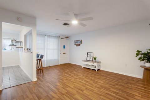 Condominio en venta en Sarasota, Florida, 1 dormitorio, 55.56 m2 № 2093228 - foto 10