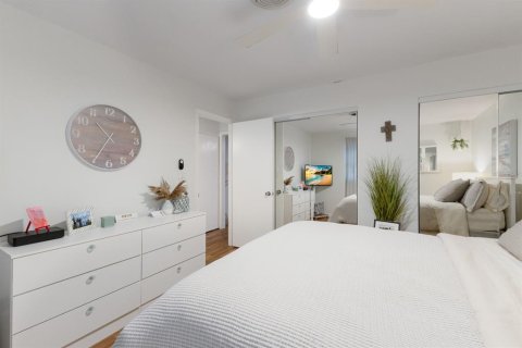 Condominio en venta en Sarasota, Florida, 1 dormitorio, 55.56 m2 № 2093228 - foto 20