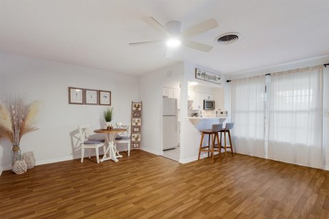 Condominio en venta en Sarasota, Florida, 1 dormitorio, 55.56 m2 № 2093228 - foto 9
