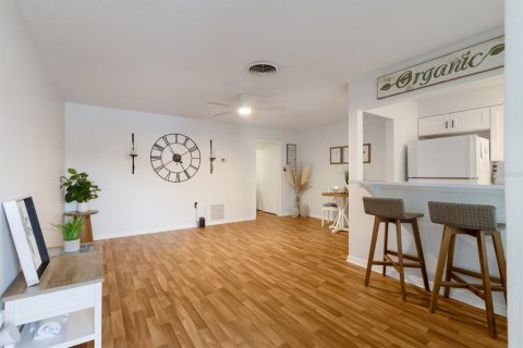 Condominio en venta en Sarasota, Florida, 1 dormitorio, 55.56 m2 № 2093228 - foto 5