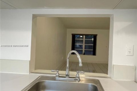 Copropriété à vendre à Miami Gardens, Floride: 41.81 m2 № 2090198 - photo 7