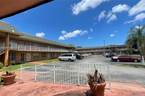 Copropriété à vendre à Miami Gardens, Floride: 41.81 m2 № 2090198 - photo 3