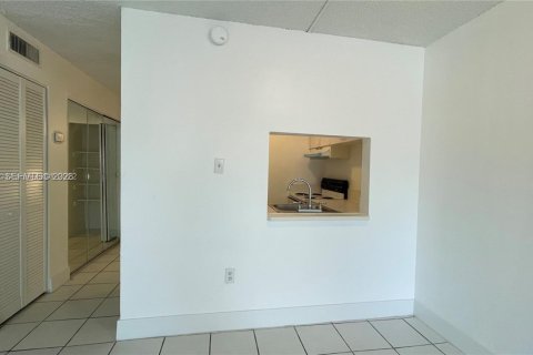 Copropriété à vendre à Miami Gardens, Floride: 41.81 m2 № 2090198 - photo 12