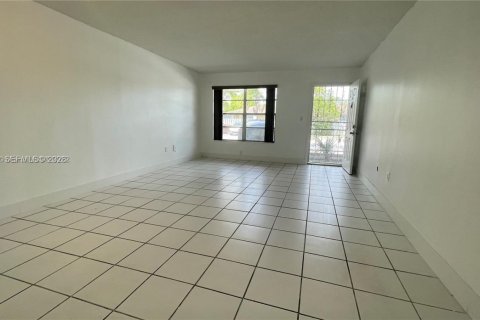 Copropriété à vendre à Miami Gardens, Floride: 41.81 m2 № 2090198 - photo 5