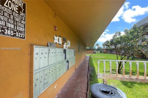 Copropriété à vendre à Miami Gardens, Floride: 41.81 m2 № 2090198 - photo 15