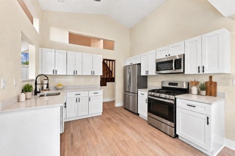 Villa ou maison à vendre à Apopka, Floride: 4 chambres, 195.75 m2 № 2400946 - photo 24