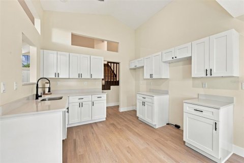 Villa ou maison à vendre à Apopka, Floride: 4 chambres, 195.75 m2 № 2400946 - photo 17