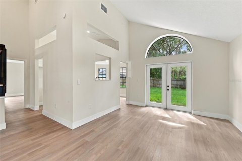 Villa ou maison à vendre à Apopka, Floride: 4 chambres, 195.75 m2 № 2400946 - photo 15