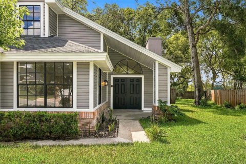 Villa ou maison à vendre à Apopka, Floride: 4 chambres, 195.75 m2 № 2400946 - photo 3