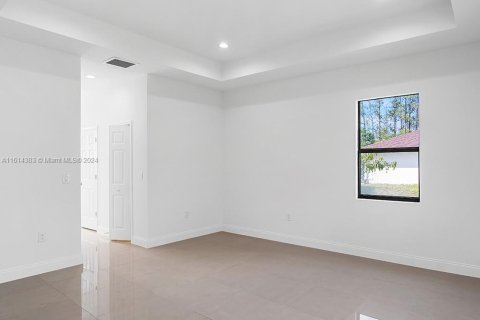 House in Lehigh Acres, Florida 3 bedrooms, 165.18 sq.m. № 1958973 - photo 19