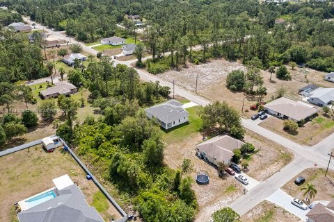 House in Lehigh Acres, Florida 3 bedrooms, 165.18 sq.m. № 1958973 - photo 27