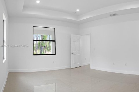 House in Lehigh Acres, Florida 3 bedrooms, 165.18 sq.m. № 1958973 - photo 18