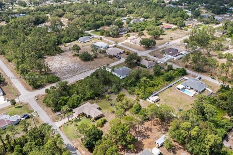 House in Lehigh Acres, Florida 3 bedrooms, 165.18 sq.m. № 1958973 - photo 26