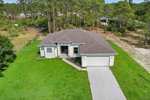 House in Lehigh Acres, Florida 3 bedrooms, 165.18 sq.m. № 1958973 - photo 1