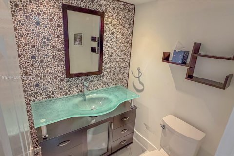 Villa ou maison à vendre à Aventura, Floride: 3 chambres, 160.07 m2 № 1998458 - photo 11