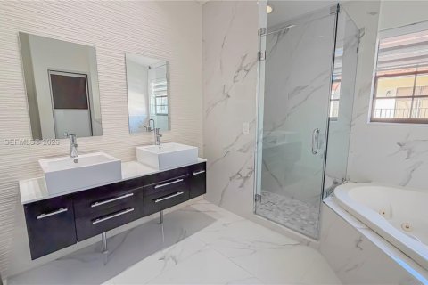 Villa ou maison à vendre à Aventura, Floride: 3 chambres, 160.07 m2 № 1998458 - photo 27