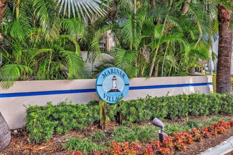 Villa ou maison à vendre à Aventura, Floride: 3 chambres, 160.07 m2 № 1998458 - photo 5