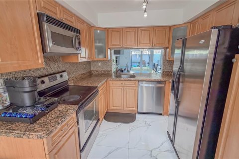 Villa ou maison à vendre à Aventura, Floride: 3 chambres, 160.07 m2 № 1998458 - photo 8