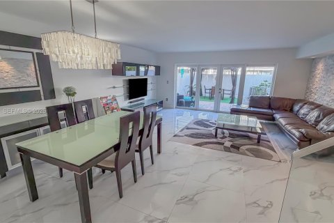 Villa ou maison à vendre à Aventura, Floride: 3 chambres, 160.07 m2 № 1998458 - photo 12