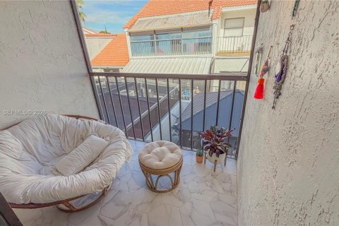 Villa ou maison à vendre à Aventura, Floride: 3 chambres, 160.07 m2 № 1998458 - photo 26