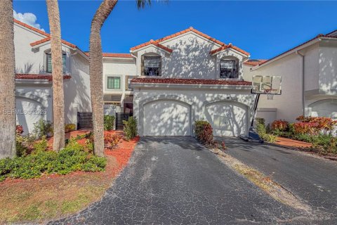 Villa ou maison à vendre à Aventura, Floride: 3 chambres, 160.07 m2 № 1998458 - photo 2