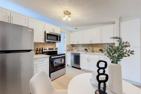 Villa ou maison à vendre à Apopka, Floride: 3 chambres, 84.73 m2 № 2399395 - photo 20
