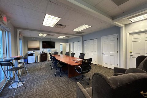 Propiedad comercial en alquiler en Gainesville, Florida, 121.05 m2 № 1912972 - foto 7