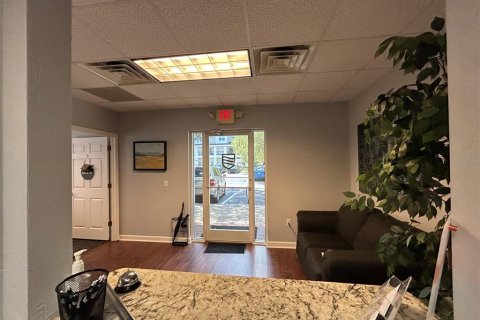 Propiedad comercial en alquiler en Gainesville, Florida, 121.05 m2 № 1912972 - foto 9
