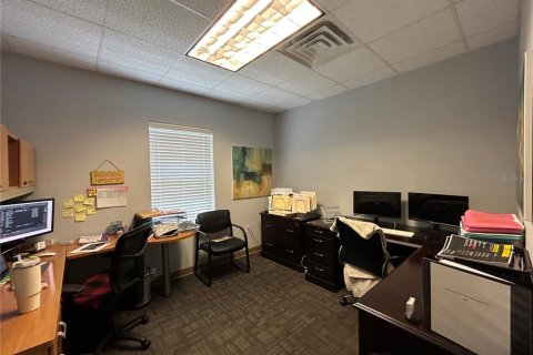 Propiedad comercial en alquiler en Gainesville, Florida, 121.05 m2 № 1912972 - foto 12