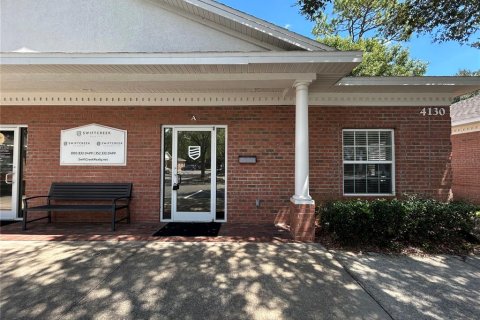 Propiedad comercial en alquiler en Gainesville, Florida, 121.05 m2 № 1912972 - foto 1