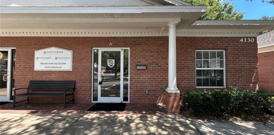 Propiedad comercial en Gainesville, Florida 121.05 m2 № 1912972