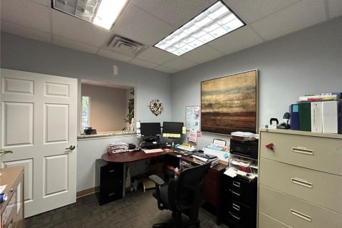 Propiedad comercial en alquiler en Gainesville, Florida, 121.05 m2 № 1912972 - foto 8