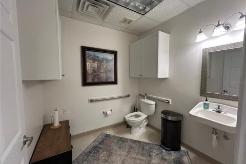 Propiedad comercial en alquiler en Gainesville, Florida, 121.05 m2 № 1912972 - foto 17