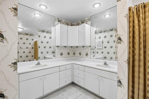 Villa ou maison à vendre à Tampa, Floride: 3 chambres, 210.52 m2 № 2142829 - photo 25