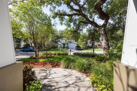 Villa ou maison à vendre à Tampa, Floride: 3 chambres, 210.52 m2 № 2142829 - photo 3