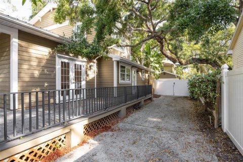 Villa ou maison à vendre à Tampa, Floride: 3 chambres, 210.52 m2 № 2142829 - photo 8