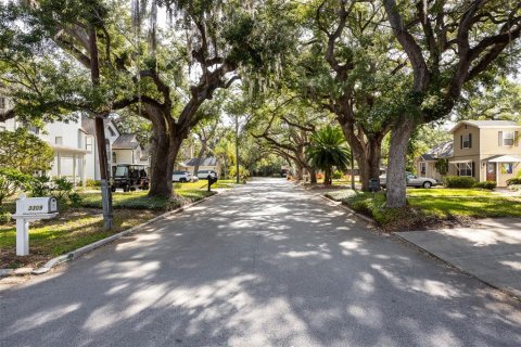 Villa ou maison à vendre à Tampa, Floride: 3 chambres, 210.52 m2 № 2142829 - photo 6