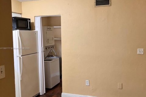 Villa ou maison à louer à Miami, Floride: 2 chambres, 410.72 m2 № 1941542 - photo 5