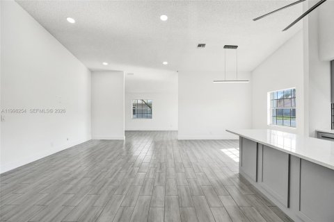 House in West Palm Beach, Florida 2 bedrooms, 153.57 sq.m. № 2066506 - photo 4