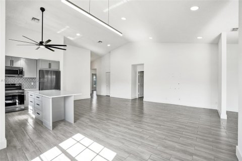 House in West Palm Beach, Florida 2 bedrooms, 153.57 sq.m. № 2066506 - photo 5