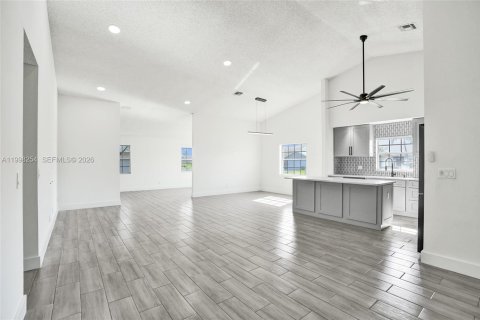 House in West Palm Beach, Florida 2 bedrooms, 153.57 sq.m. № 2066506 - photo 2