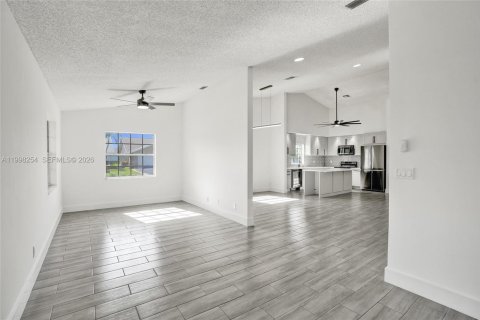 House in West Palm Beach, Florida 2 bedrooms, 153.57 sq.m. № 2066506 - photo 19