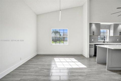 House in West Palm Beach, Florida 2 bedrooms, 153.57 sq.m. № 2066506 - photo 9