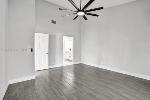 House in West Palm Beach, Florida 2 bedrooms, 153.57 sq.m. № 2066506 - photo 30