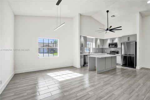 House in West Palm Beach, Florida 2 bedrooms, 153.57 sq.m. № 2066506 - photo 8