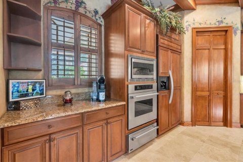 House in Tarpon Springs, Florida 6 bedrooms, 535.77 sq.m. № 2110260 - photo 17