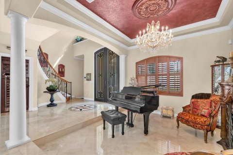 House in Tarpon Springs, Florida 6 bedrooms, 535.77 sq.m. № 2110260 - photo 8
